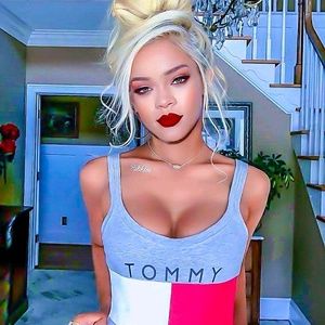 Meet your Posher, Efrain